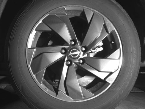 Used 2025 Nissan Rogue SV image 14