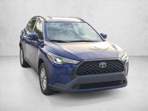Certified 2022 Toyota Corolla Cross LE FWD image 3