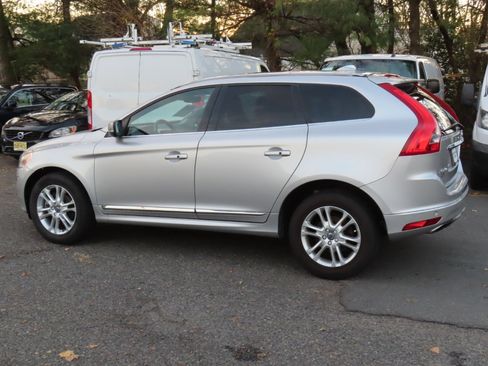 Used 2016 Volvo XC60 T5 Premier image 3