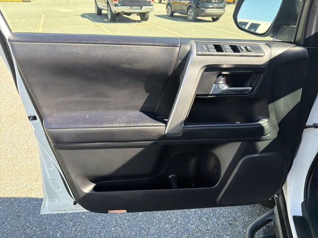 Used 2022 Toyota 4Runner SR5 AWD/4WD image 23