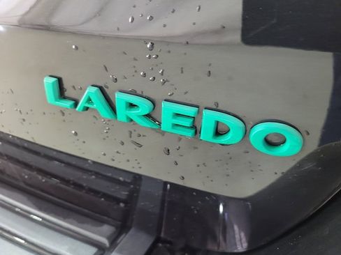 Used 2016 Jeep Grand Cherokee Laredo image 48