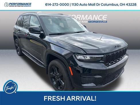 Used 2024 Jeep Grand Cherokee Altitude image 1