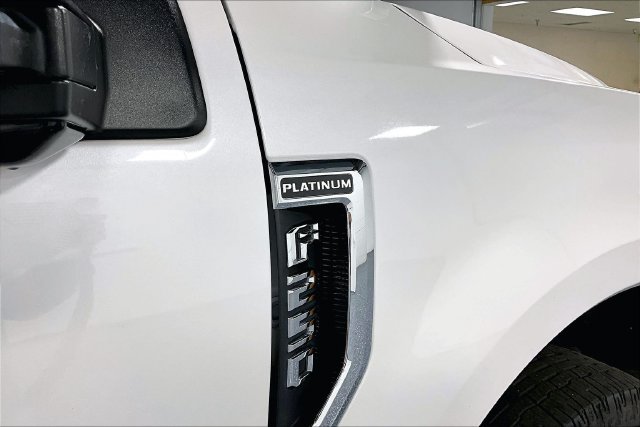 Used 2017 Ford F250 Platinum w/ Platinum Ultimate Package AWD/4WD image 24