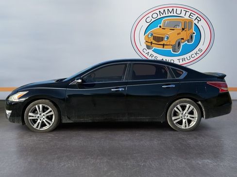 Used 2013 Nissan Altima 3.5 SV w/ Navigation Pkg FWD image 3