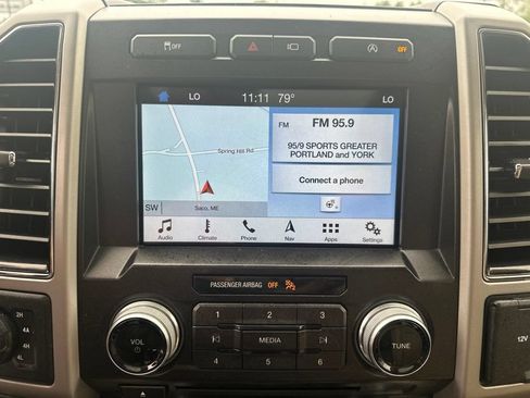 Used 2018 Ford F150 Lariat w/ Equipment Group 502A Luxury AWD/4WD image 23