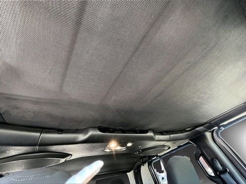 Used 2021 Jeep Gladiator Willys image 27