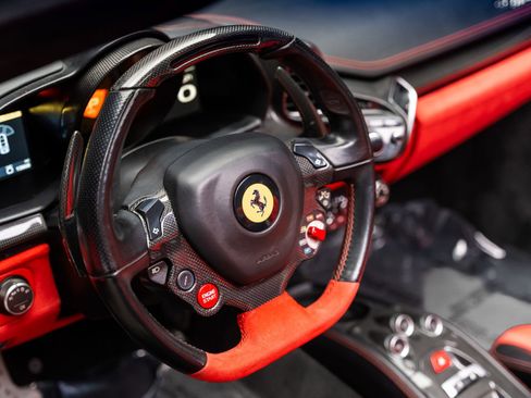 Used 2013 Ferrari 458 Spider image 54