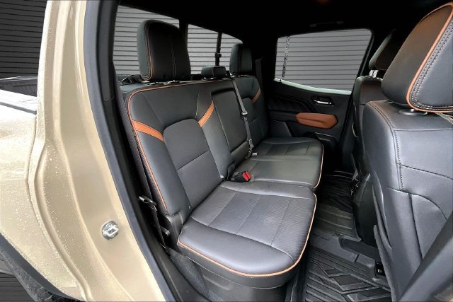 Used 2024 GMC Canyon AT4 w/ AT4 Premium Package AWD/4WD image 25