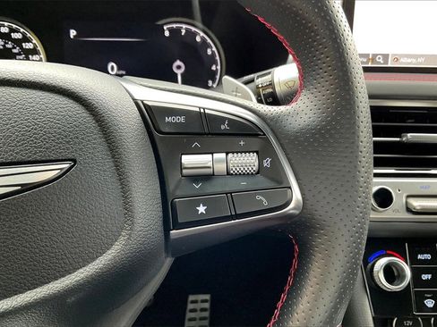 Used 2025 Genesis G70 2.5T w/ Sport Prestige Package image 11