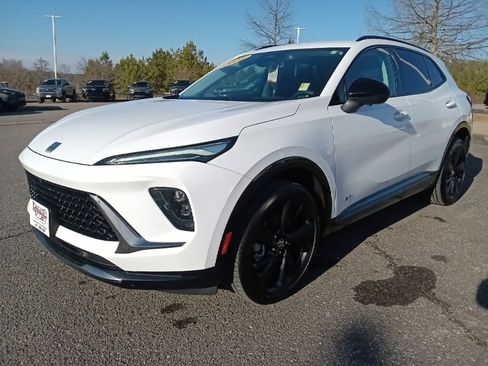 Used 2025 Buick Envision Sport Touring image 7