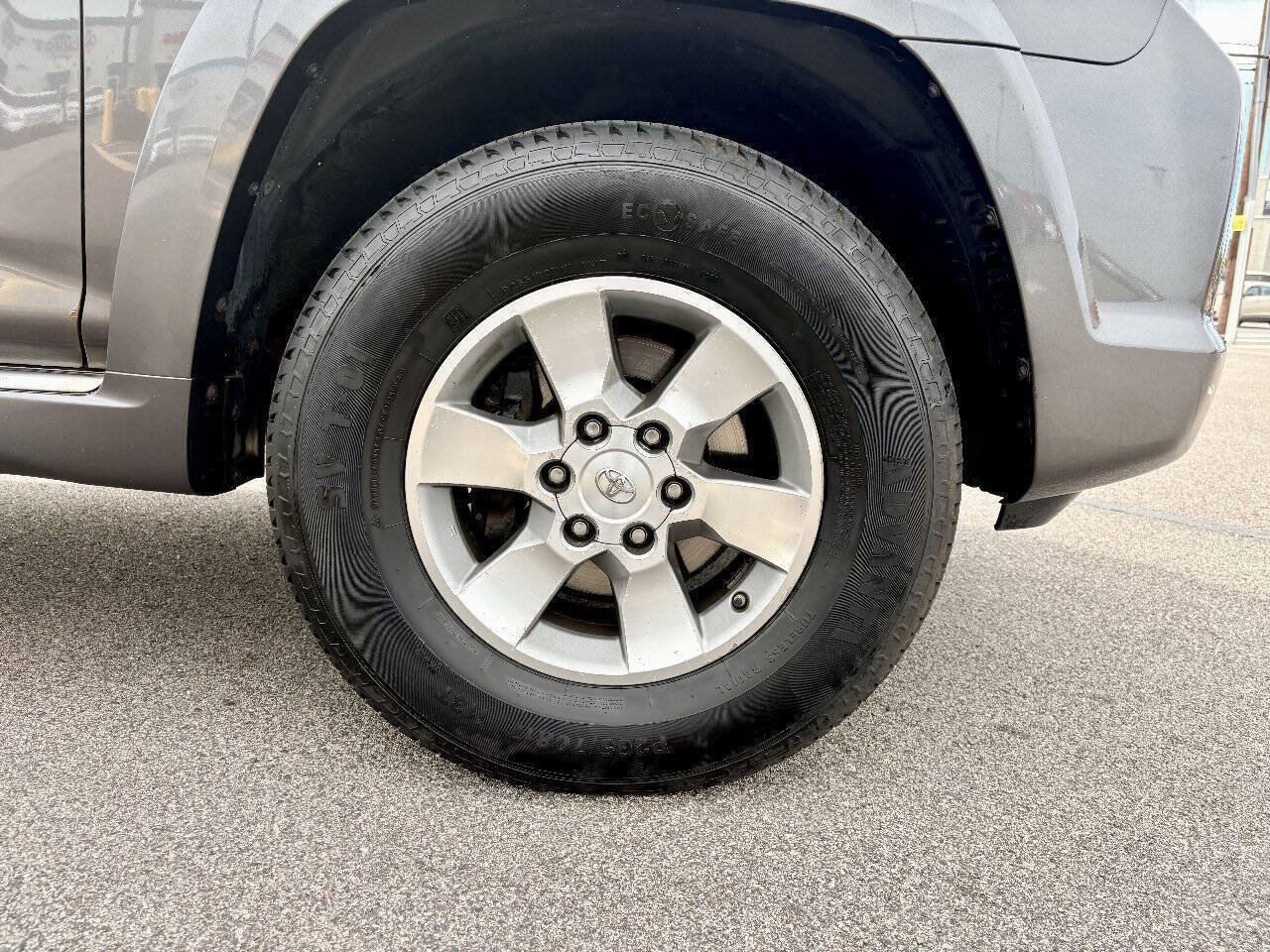 Used 2011 Toyota 4Runner SR5 w/ Premium Pkg w/Leather AWD/4WD image 40