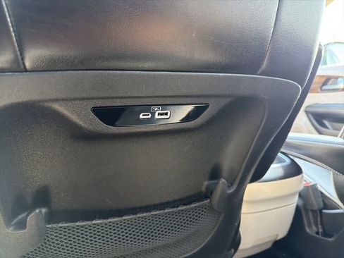 Used 2021 Chrysler Pacifica Limited image 39