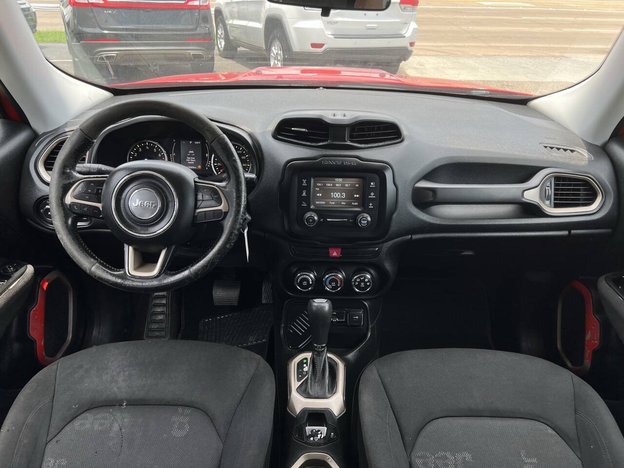 Used 2015 Jeep Renegade Latitude FWD image 15