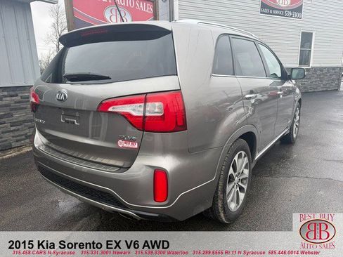 Used 2015 Kia Sorento SX image 4