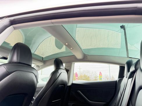 Used 2018 Tesla Model 3 Long Range image 29