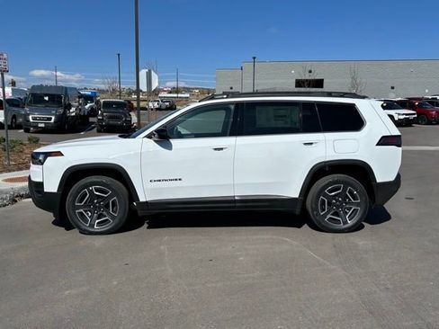New 2026 Jeep Cherokee Laredo AWD/4WD image 2