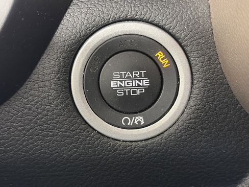 Used 2022 RAM 1500 Laramie image 30