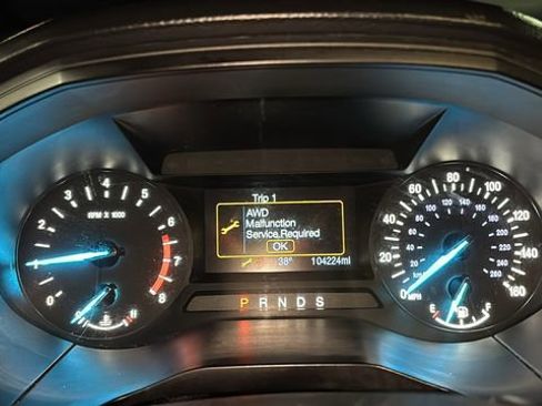 Used 2019 Ford Edge SE image 13