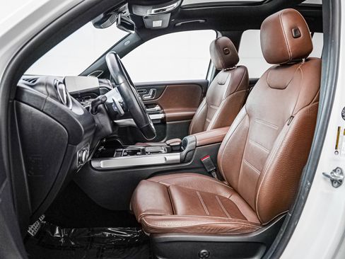 Certified 2023 Mercedes-Benz GLB 250 4MATIC image 12