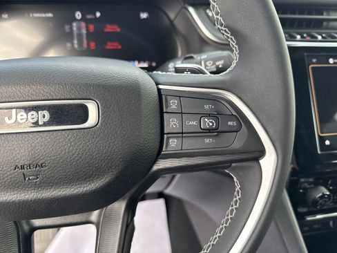 Certified 2024 Jeep Grand Cherokee Laredo w/ Trailer Tow Package image 21