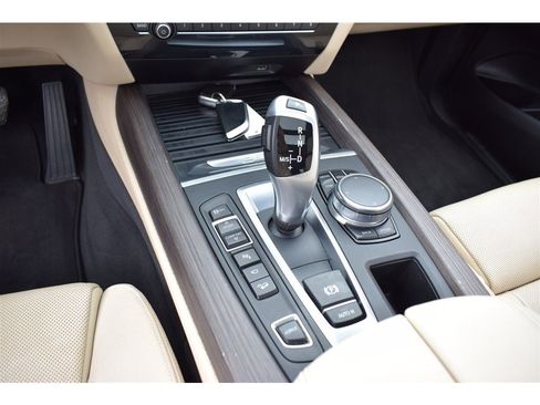 Used 2017 BMW X5 xDrive40e image 23