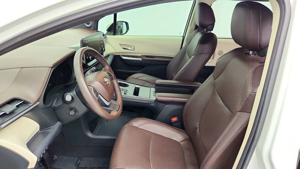 Used 2021 Toyota Sienna Platinum AWD/4WD image 20