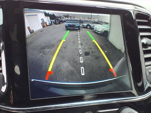 Used 2019 Jeep Grand Cherokee Limited w/ Luxury Group II image 10