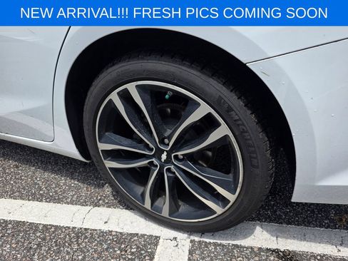 Used 2016 Chevrolet Malibu Premier w/ Driver Confidence Package II FWD image 7