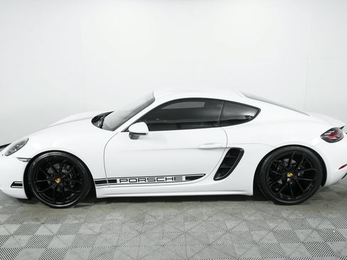 Used 2025 Porsche 718 Cayman RWD image 4