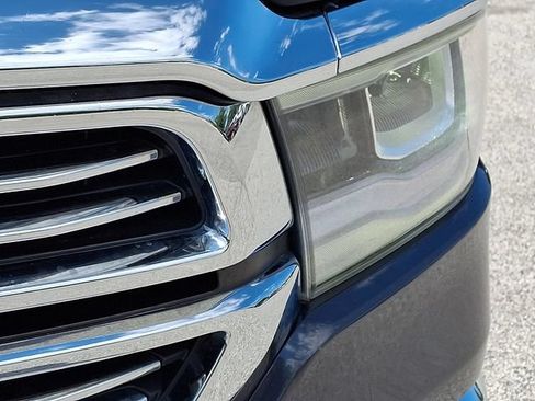 Used 2019 RAM 1500 Laramie AWD/4WD image 12