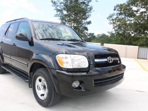 Used 2006 Toyota Sequoia SR5 RWD image 13