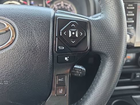 Used 2022 Toyota 4Runner TRD Off-Road AWD/4WD image 21