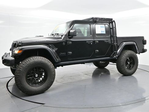 Used 2021 Jeep Gladiator Sport AWD/4WD image 4