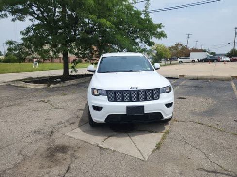 Certified 2018 Jeep Grand Cherokee Altitude AWD/4WD image 5