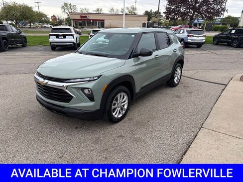 Used 2025 Chevrolet TrailBlazer LS w/ LS Convenience Package AWD/4WD image 7