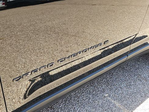 Used 2024 Jeep Grand Cherokee Altitude AWD/4WD image 11
