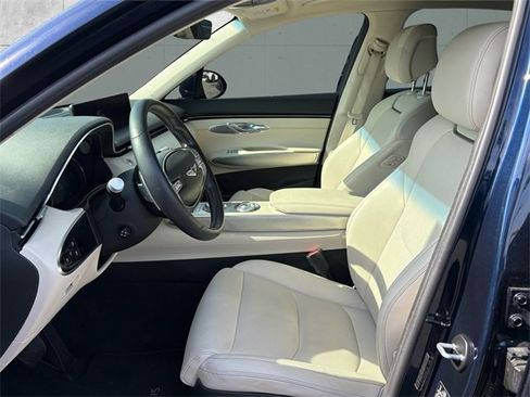 Used 2022 Genesis GV70 2.5T w/ Select Package image 6