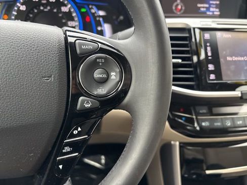 Used 2017 Honda Accord Touring image 15