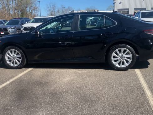 Used 2024 Toyota Camry LE image 9