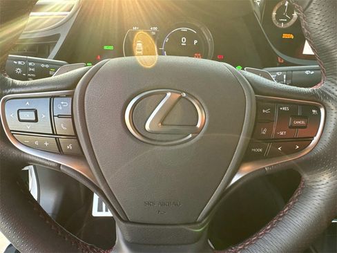 Used 2024 Lexus ES 300h F Sport image 20
