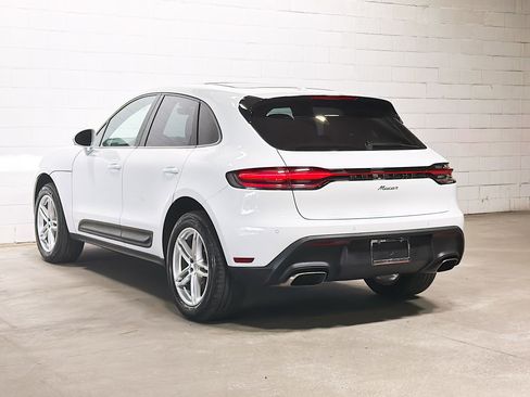 Used 2025 Porsche Macan image 3
