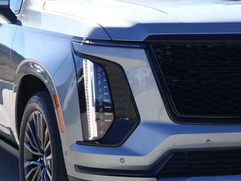 Used 2025 Cadillac Escalade ESV Sport Platinum w/ LPO, Floor Liner Package image 9