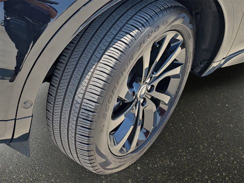 Certified 2025 Land Rover Discovery Sport S image 33