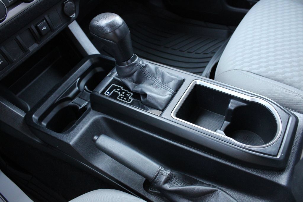 Used 2020 Toyota Tacoma SR AWD/4WD image 16