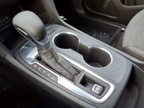 Used 2024 Chevrolet Equinox LT FWD image 23