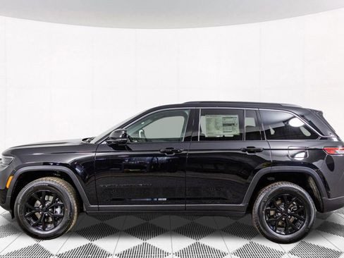 New 2026 Jeep Grand Cherokee Altitude AWD/4WD image 21