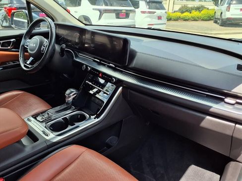 Used 2022 Kia Carnival SX Prestige FWD image 16