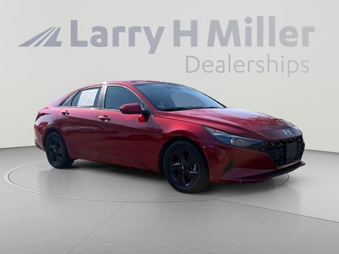 Used 2022 Hyundai Elantra SEL w/ Convenience Package FWD image 6