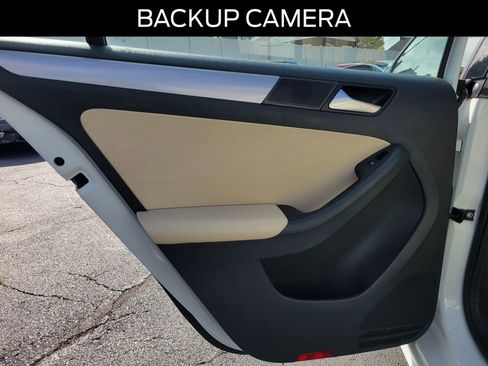 Used 2017 Volkswagen Jetta SE FWD image 12