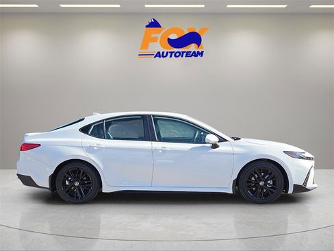 New 2026 Toyota Camry SE image 5